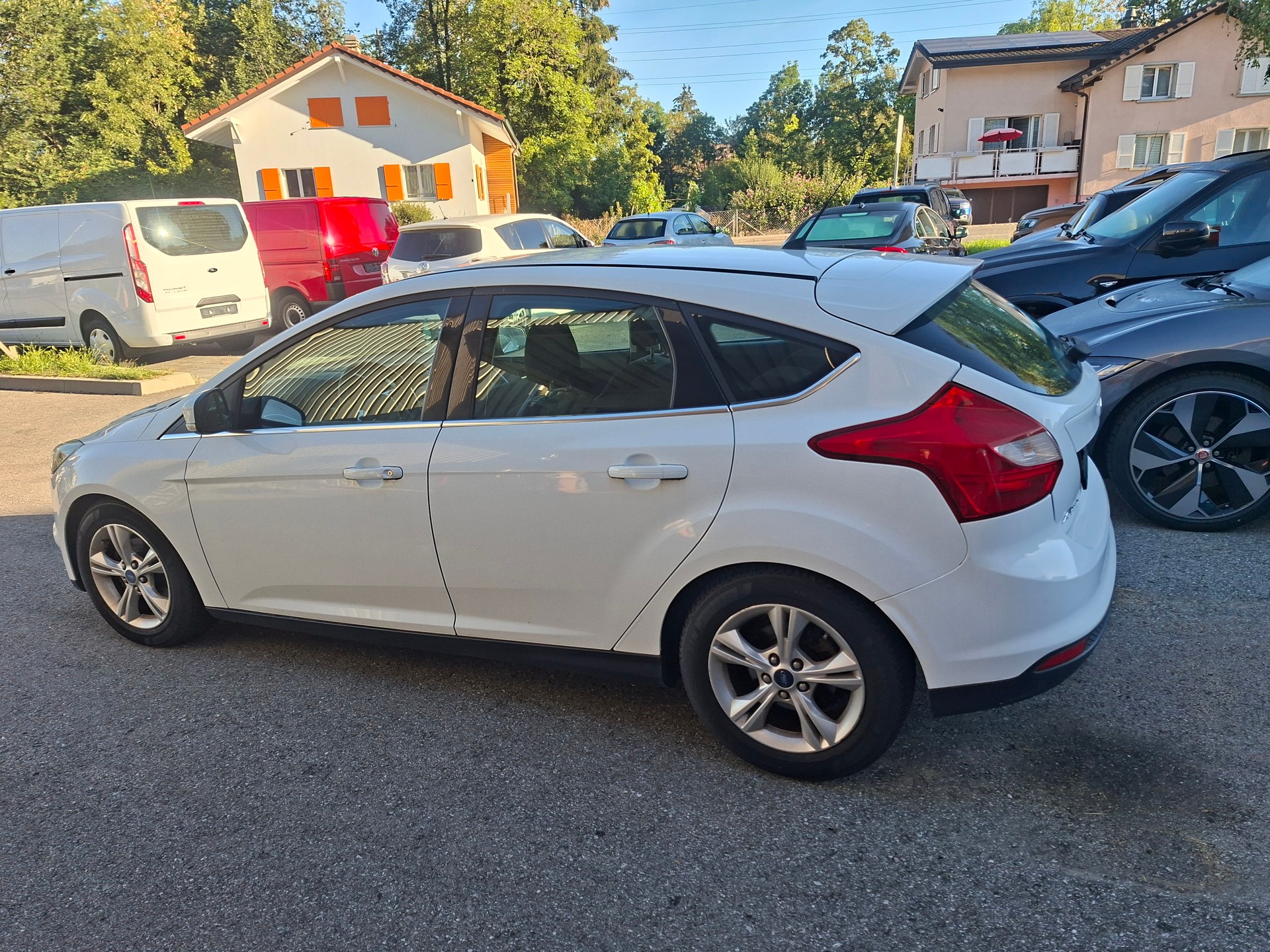 FORD Focus 1.0 SCTi Titanium-image-3
