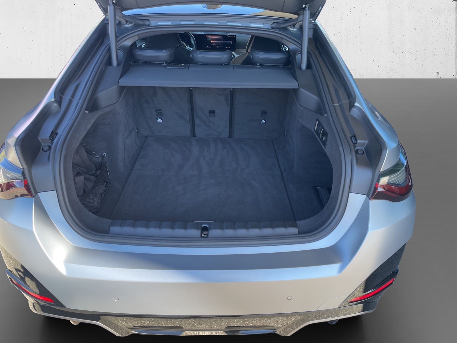 BMW i4 M50 M Sport Pro-image-16