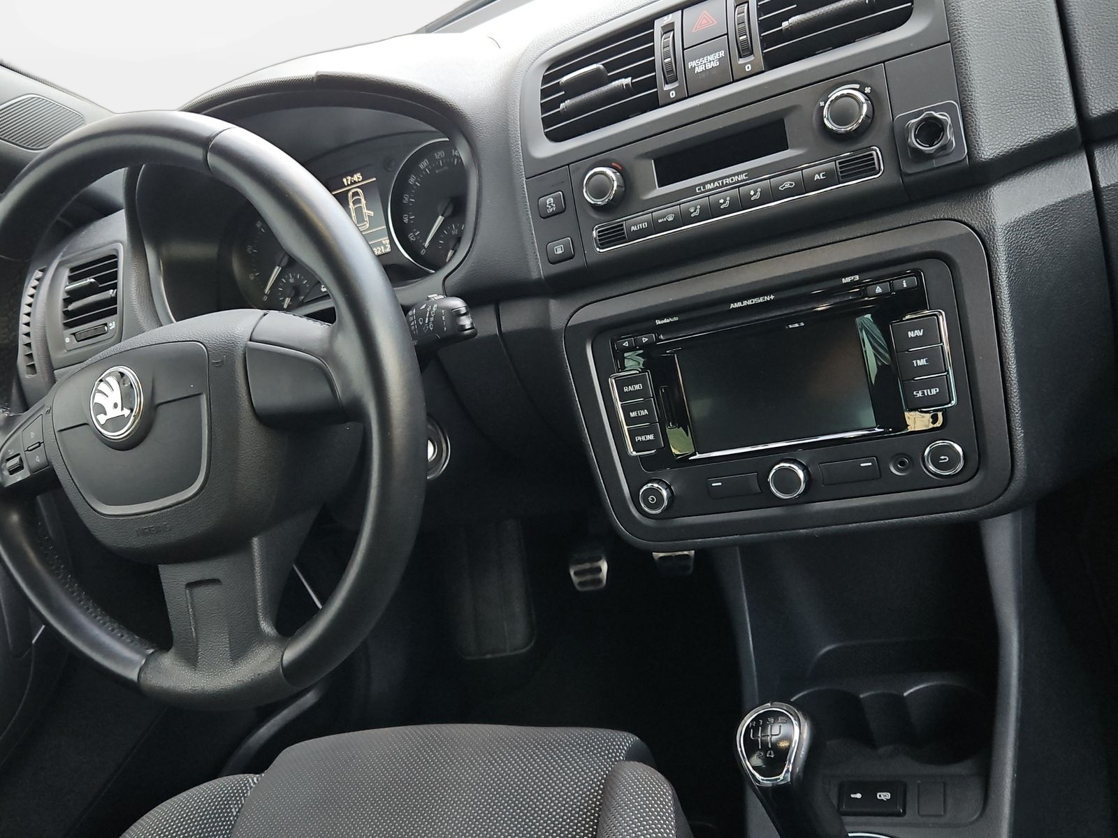 SKODA Fabia 1.2 TSI Ambition-image-10