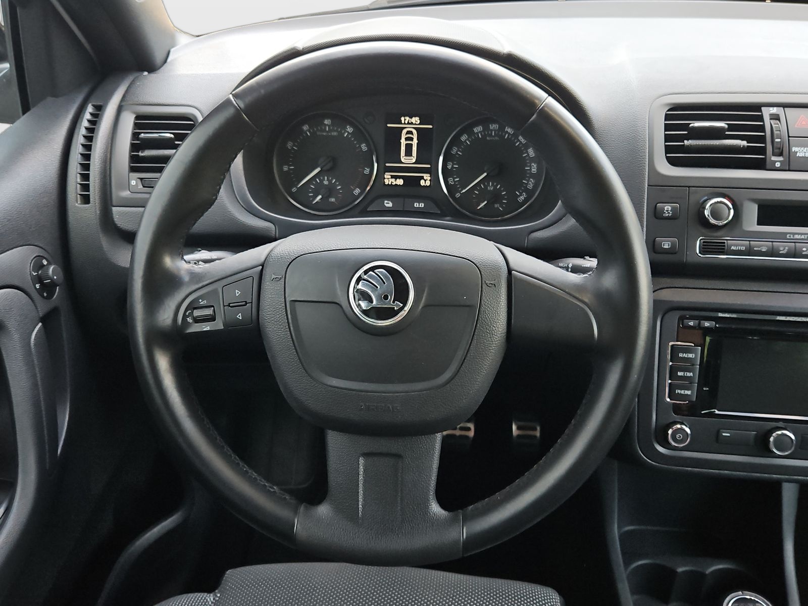 SKODA Fabia 1.2 TSI Ambition-image-9