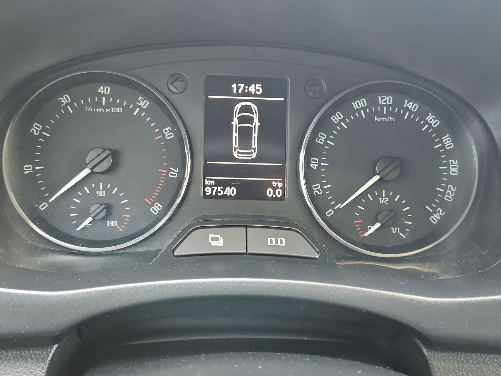 SKODA Fabia 1.2 TSI Ambition-image-11