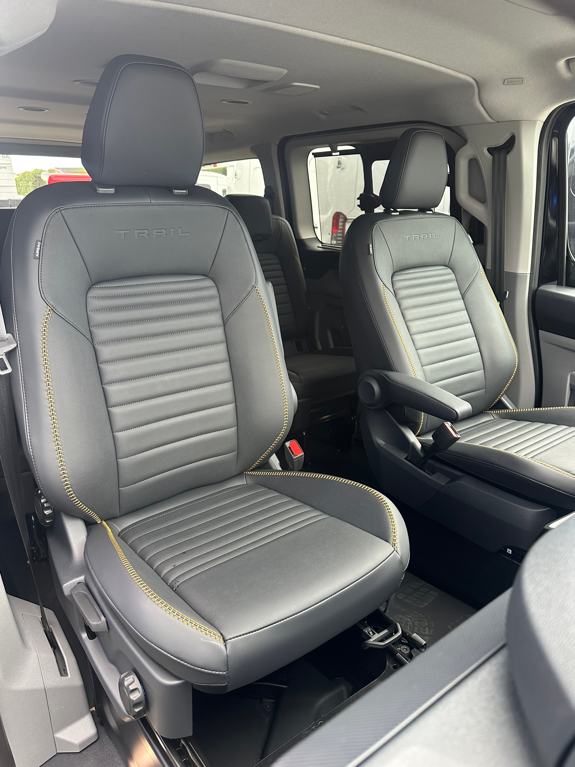 FORD Transit C combi 320 L1 2.0 Eco Trail 170CV 4x4 Aut.-image-11