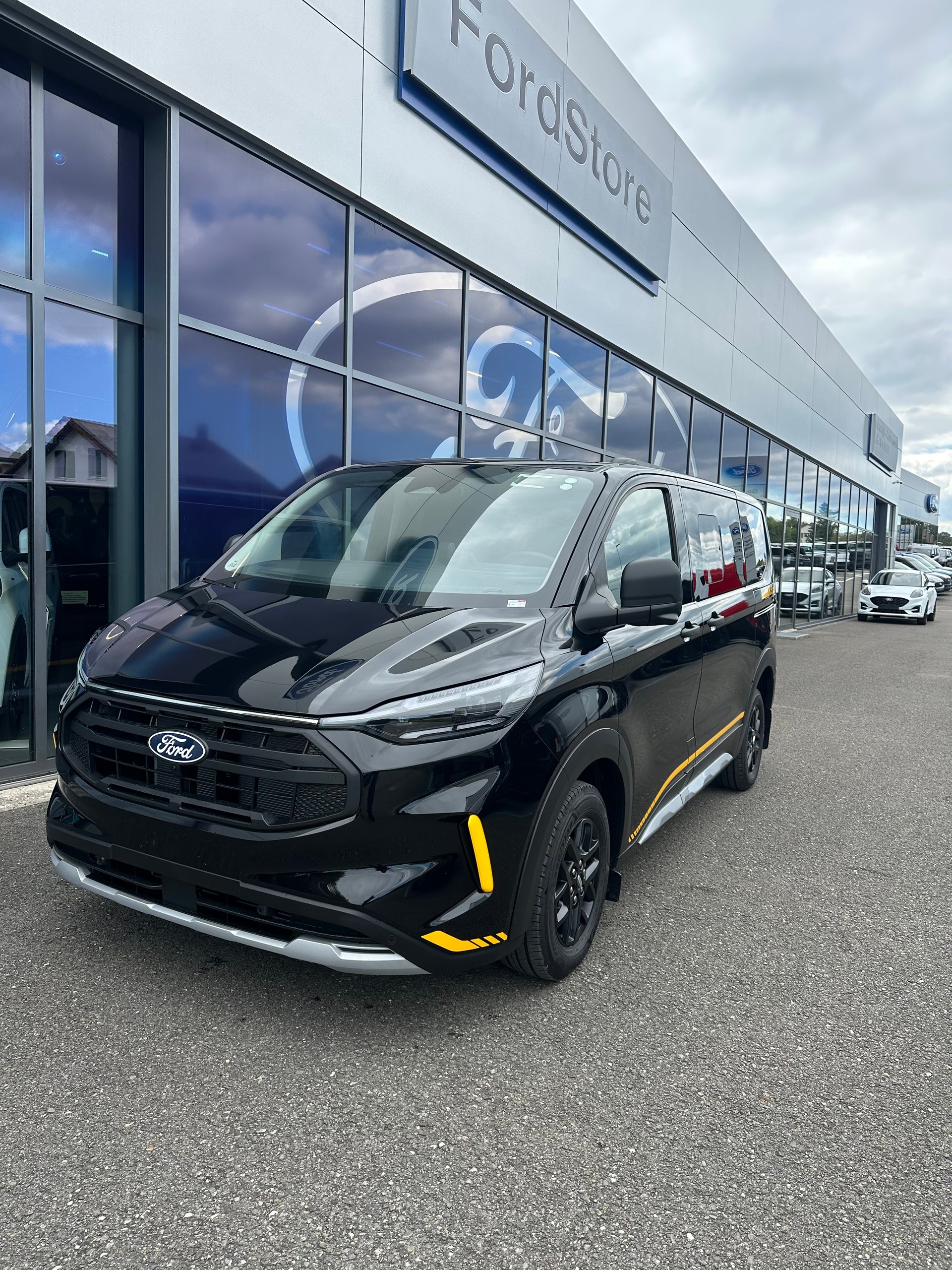 FORD Transit C combi 320 L1 2.0 Eco Trail 170CV 4x4 Aut.-image-1