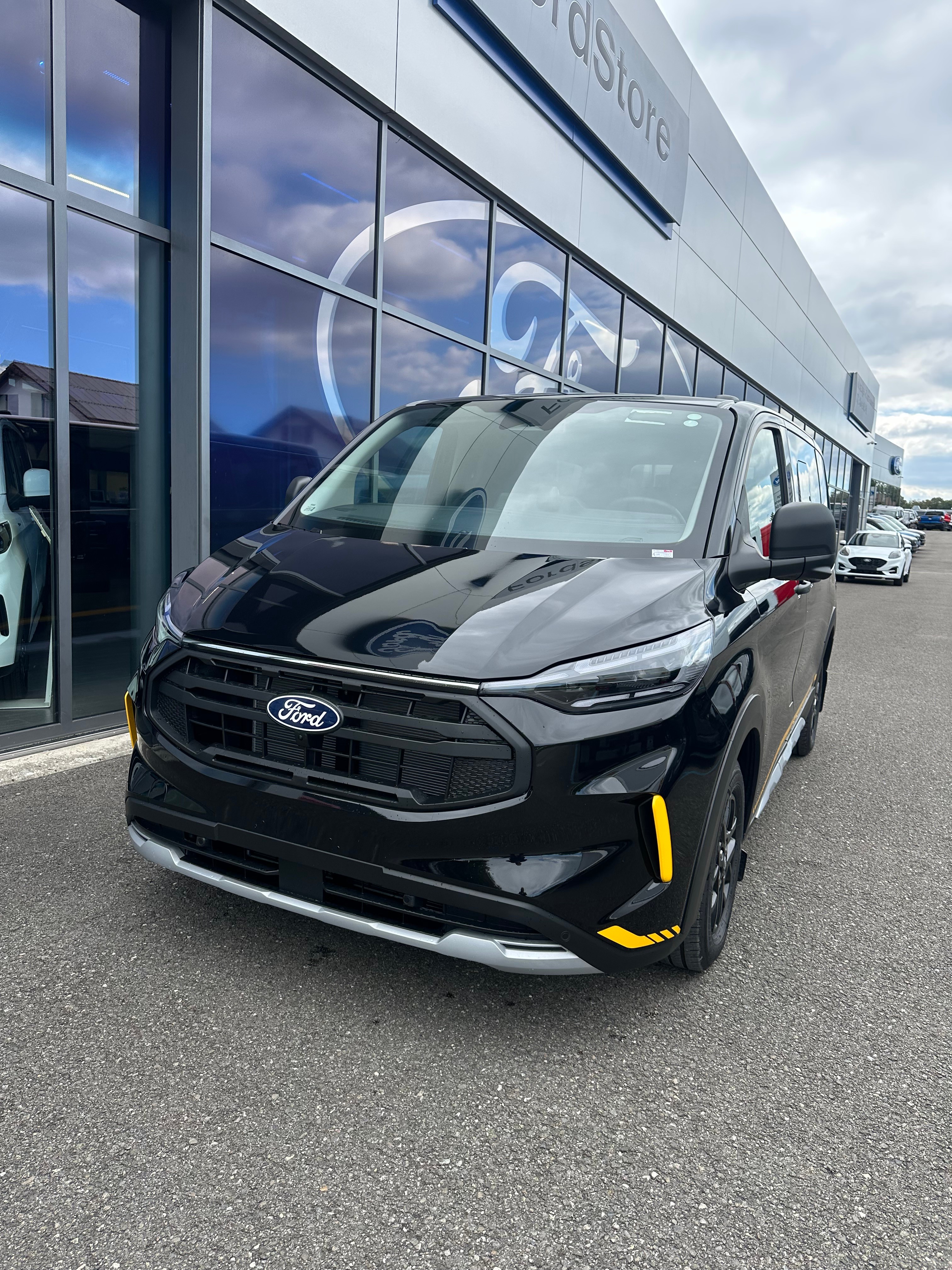 FORD Transit C combi 320 L1 2.0 Eco Trail 170CV 4x4 Aut. — slika 1