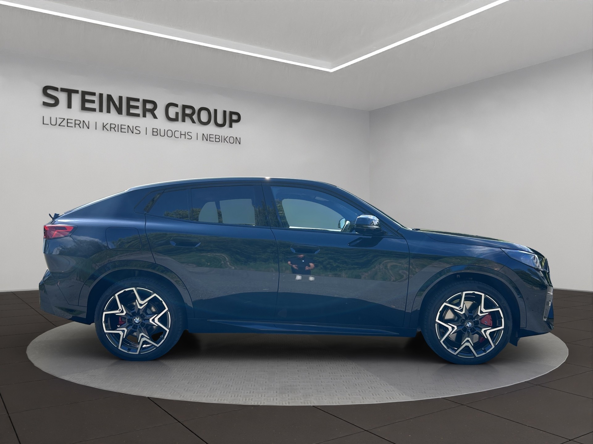 BMW iX2 xDrive 30 M Sport Pro-showroom-element-3