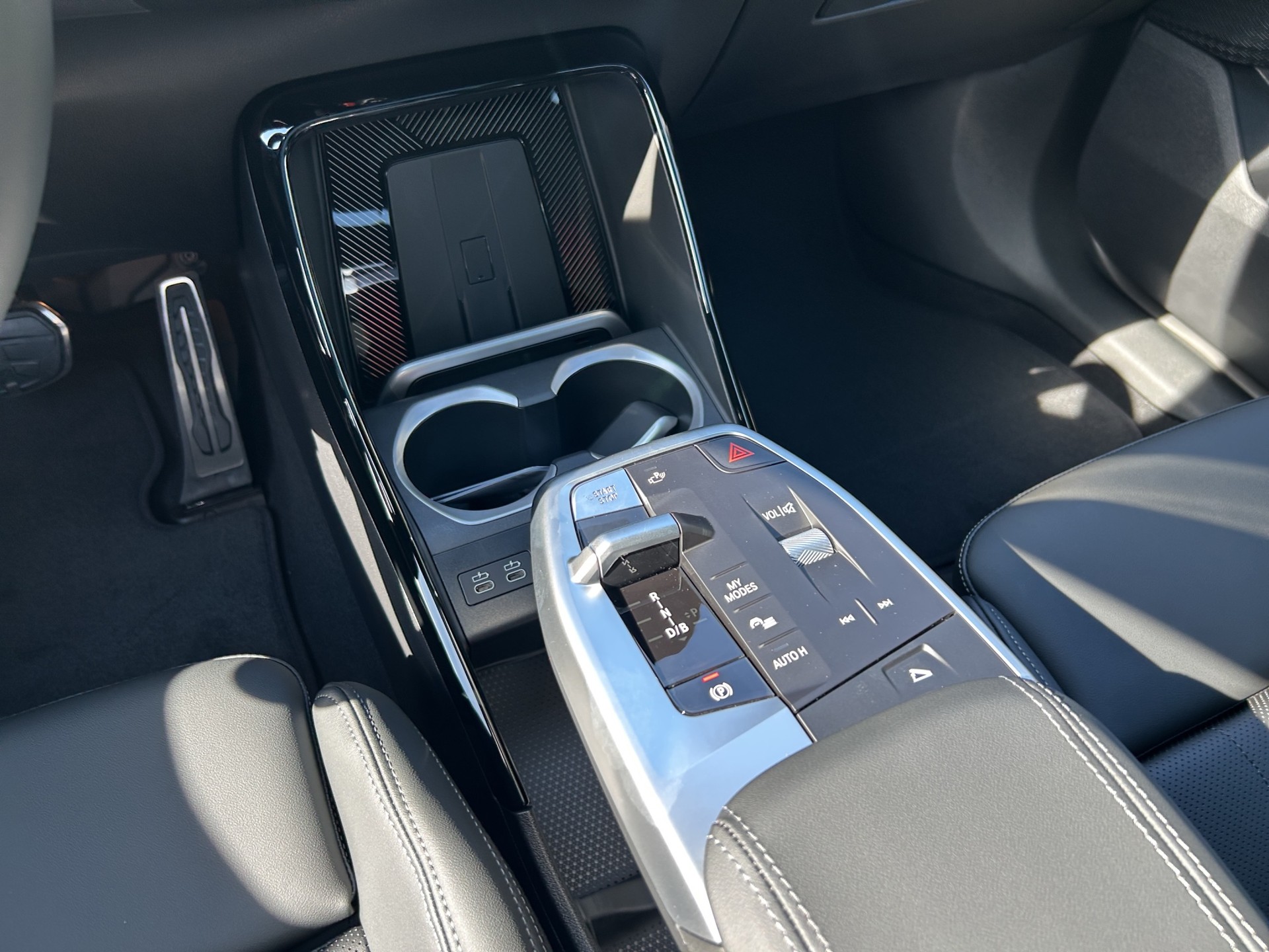 BMW iX2 xDrive 30 M Sport Pro-image-15