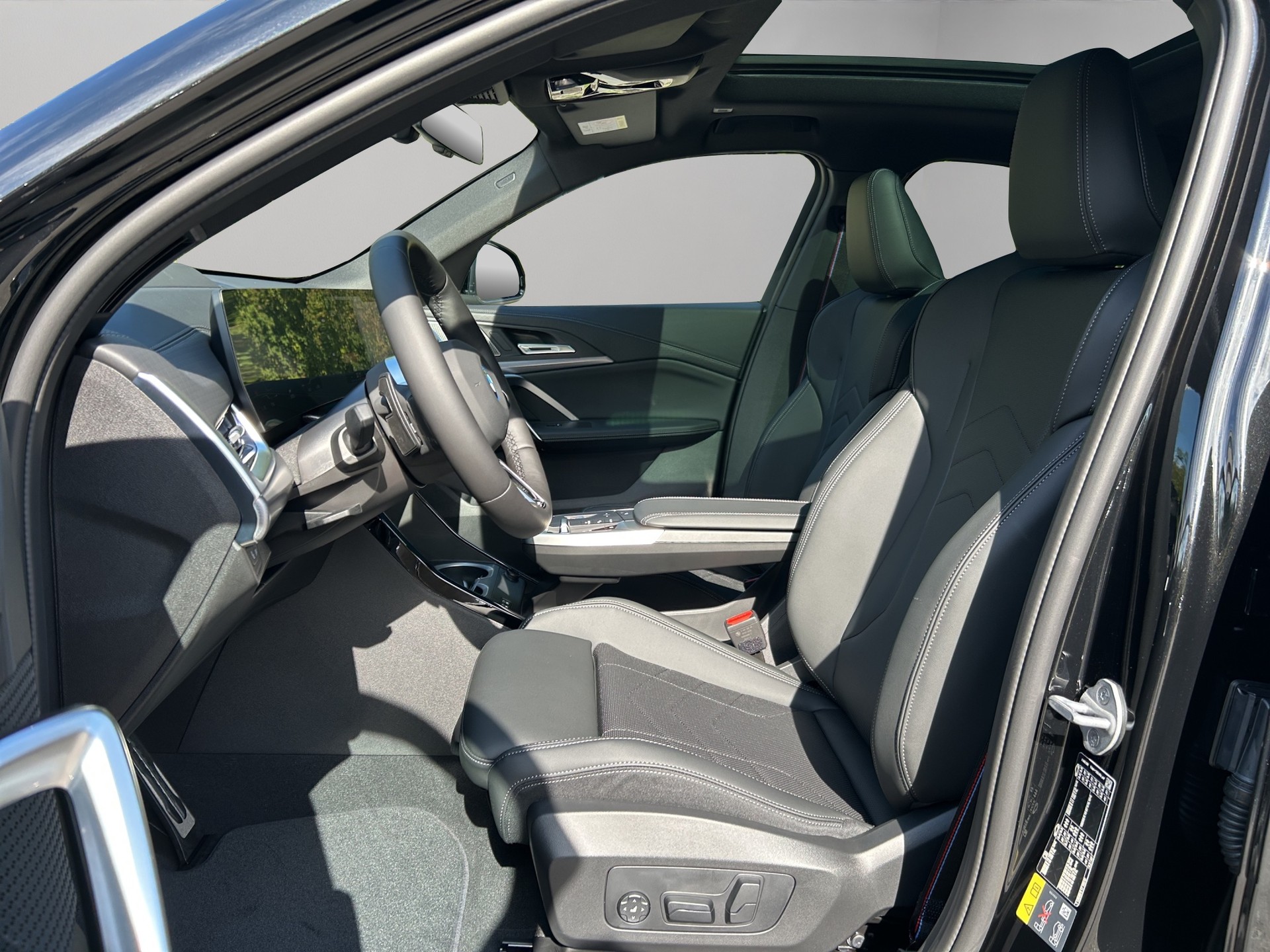 BMW iX2 xDrive 30 M Sport Pro-image-9
