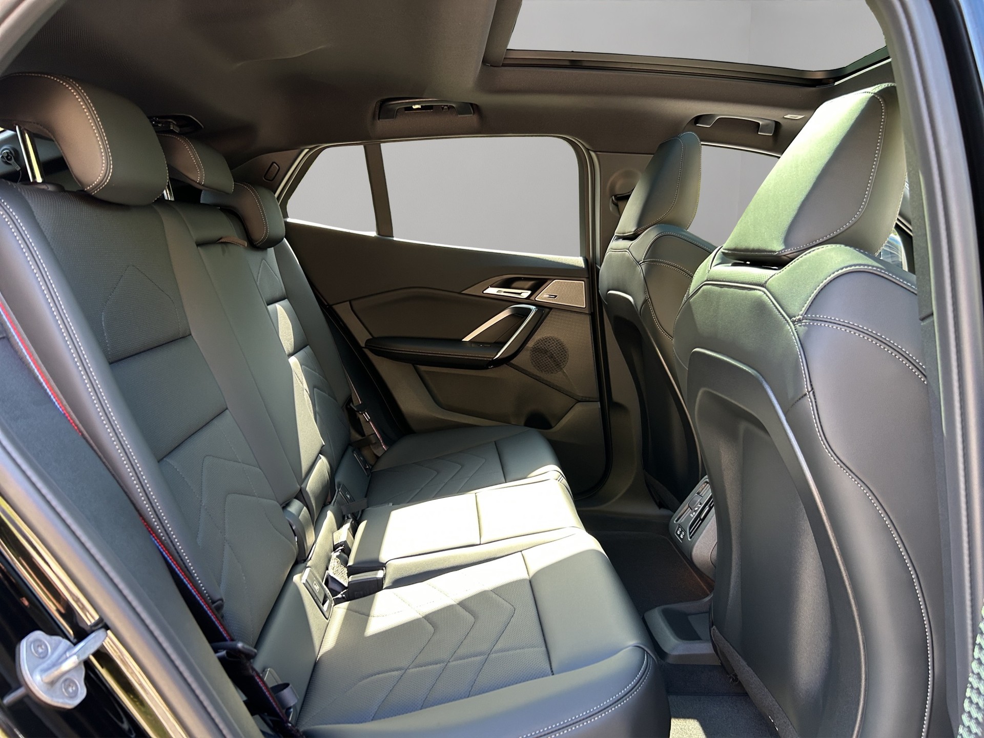 BMW iX2 xDrive 30 M Sport Pro-image-20