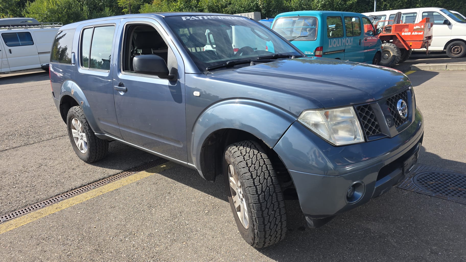NISSAN Pathfinder 2.5 dCi XE-image-1