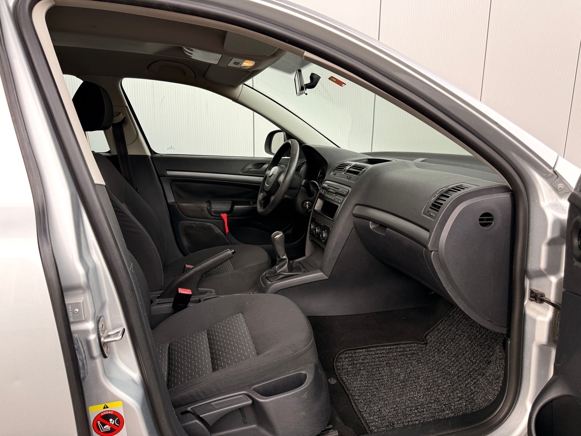 SKODA Octavia Combi 1.4 TSI Classic-image-9