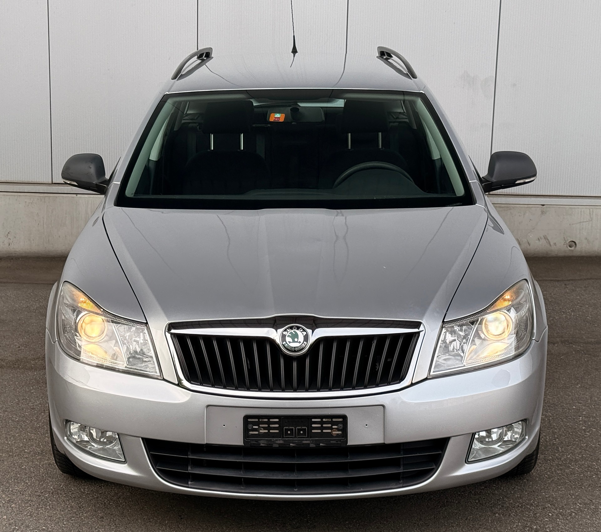 SKODA Octavia Combi 1.4 TSI Classic-image-5