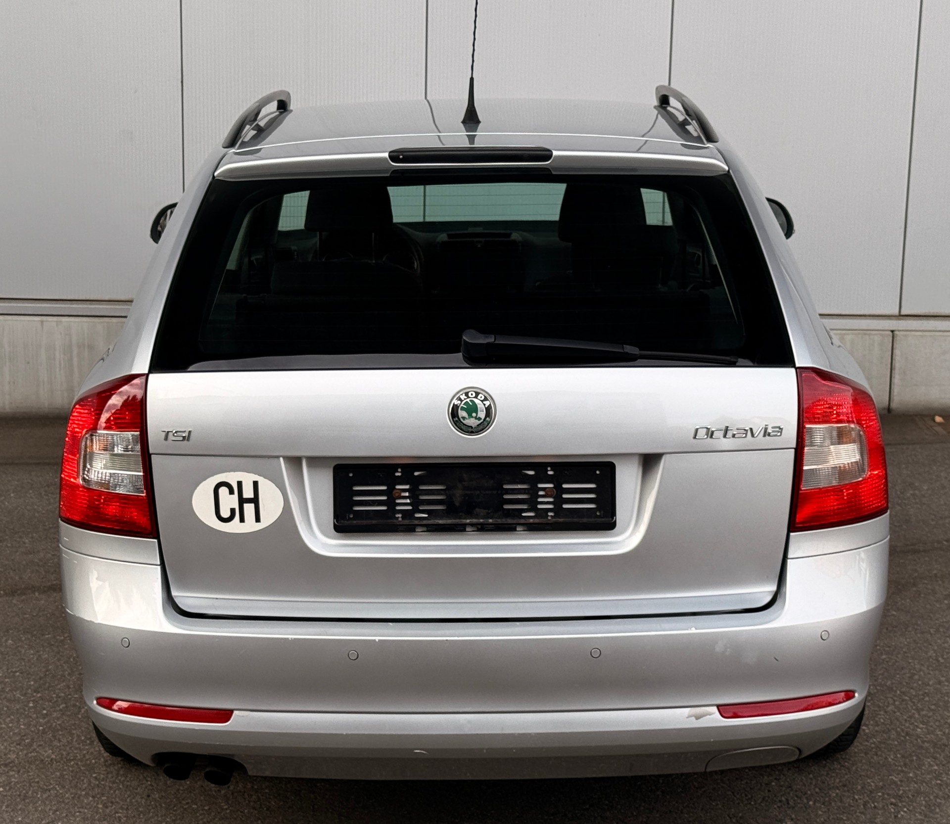 SKODA Octavia Combi 1.4 TSI Classic-image-6