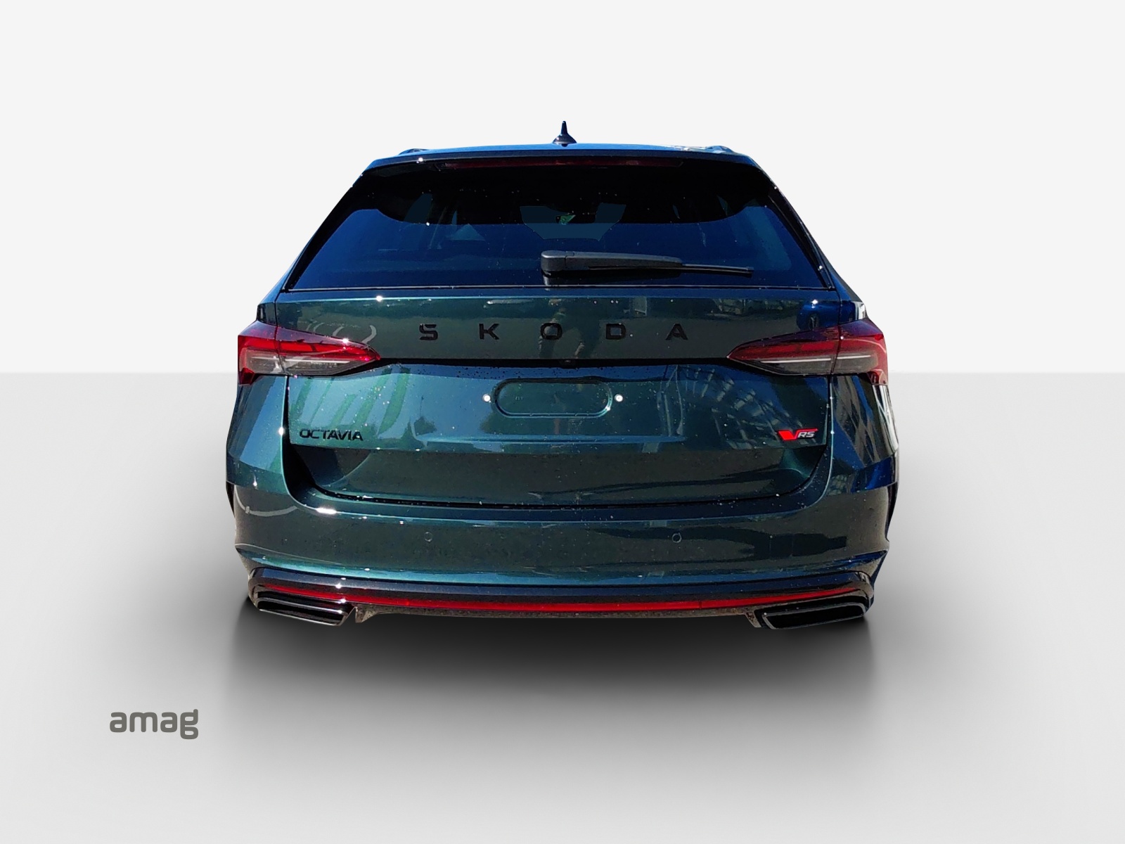 SKODA Octavia Combi 2.0 TSI DSG RS 30 Years Edition-image-3