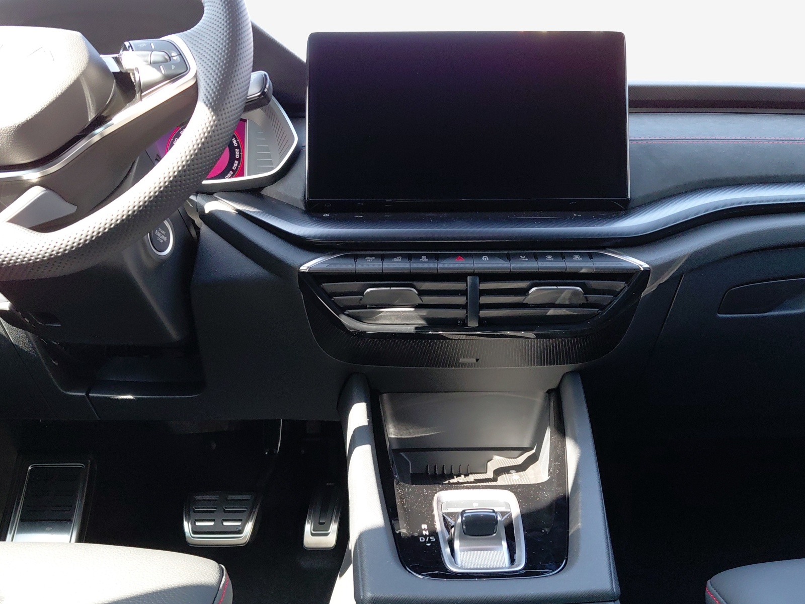 SKODA Octavia Combi 2.0 TSI DSG RS 30 Years Edition-image-10