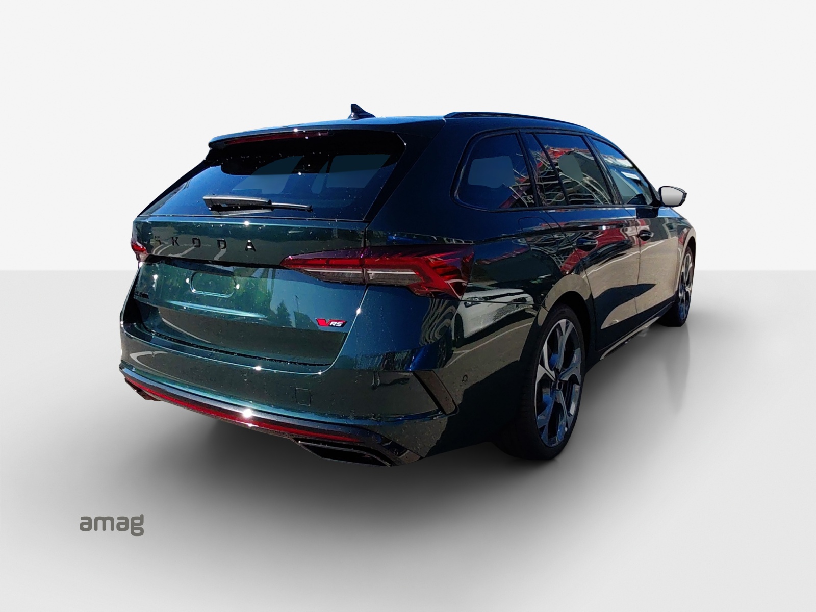 SKODA Octavia Combi 2.0 TSI DSG RS 30 Years Edition-image-4