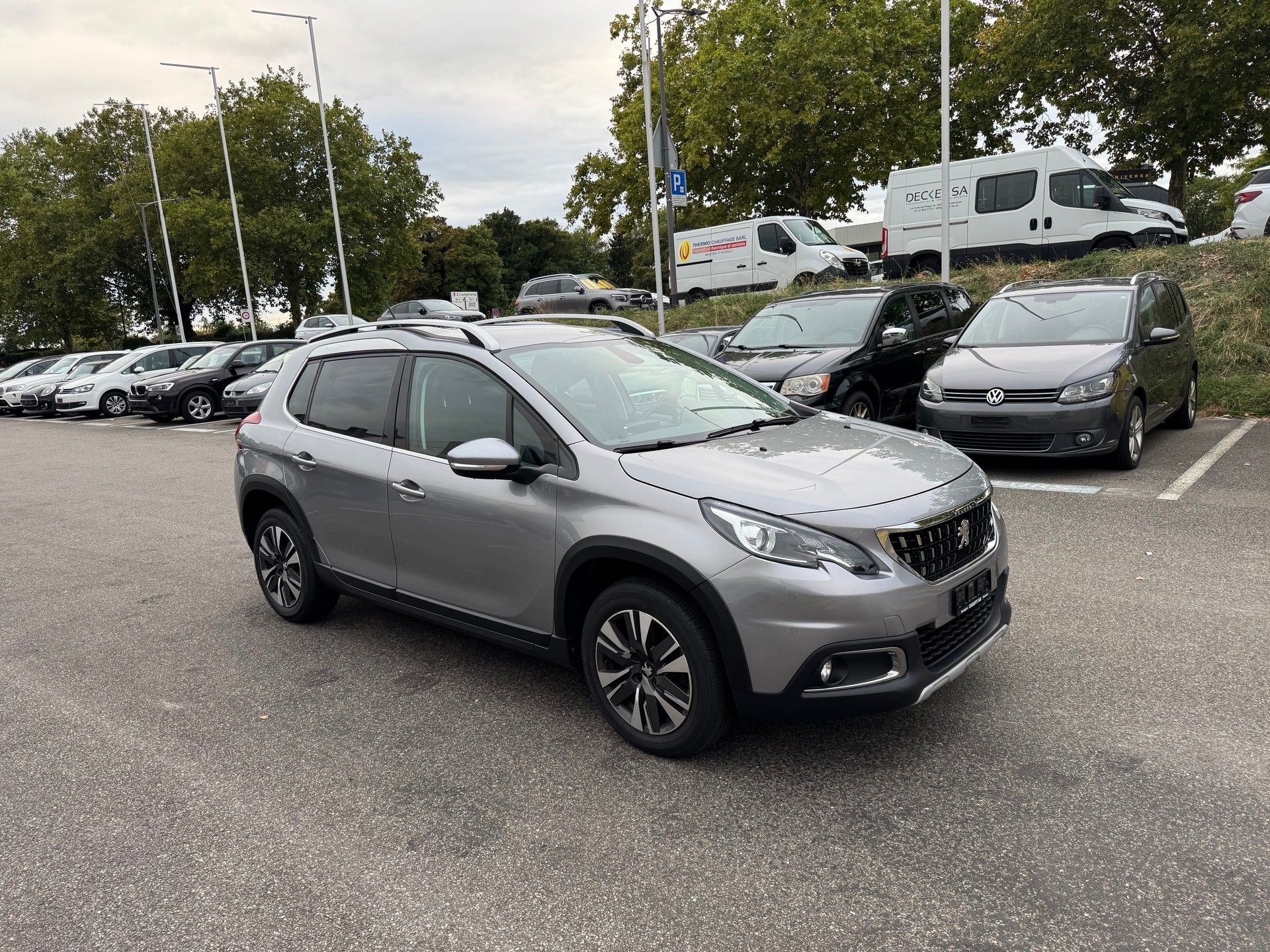 PEUGEOT 2008 1.2 PureTech Allure EAT6-image-1