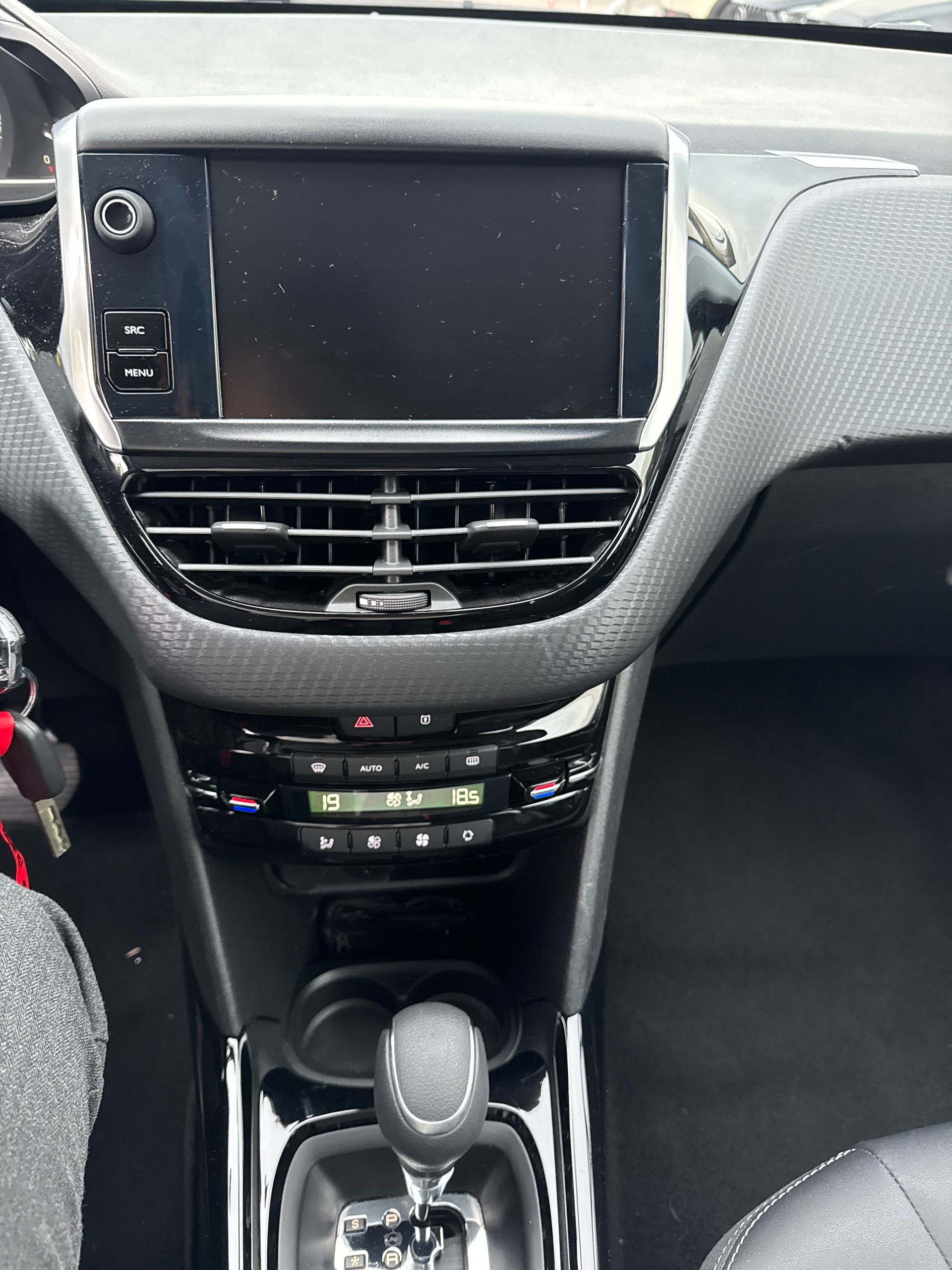 PEUGEOT 2008 1.2 PureTech Allure EAT6-image-20