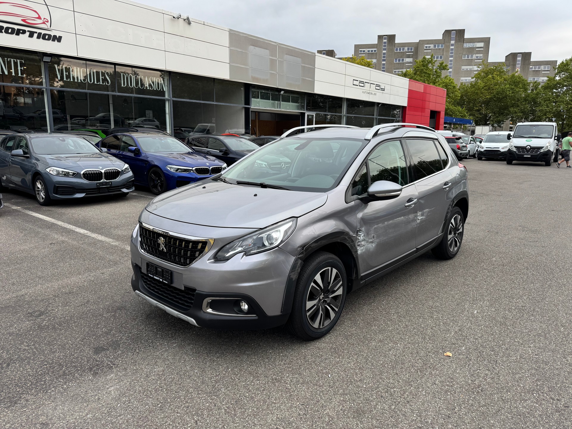 PEUGEOT 2008 1.2 PureTech Allure EAT6-image-3