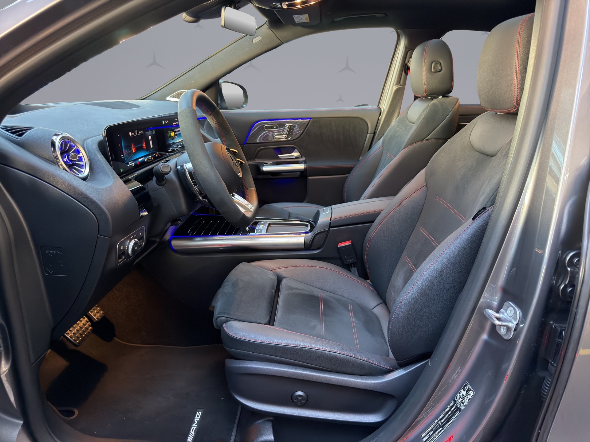 MERCEDES-BENZ GLA-Klasse H247 GLA 45 S AMG 4matic+-image-8