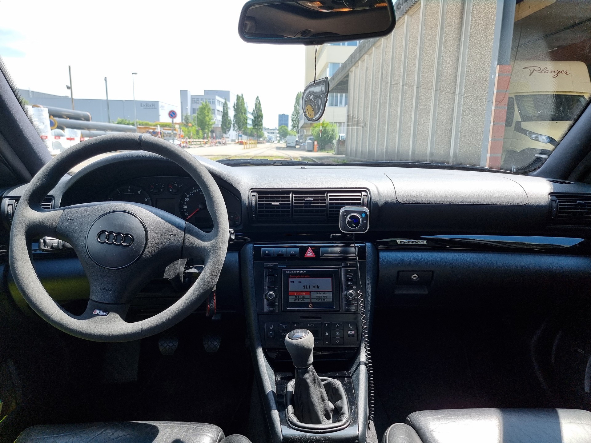 AUDI RS4 2.7 V6 Biturbo quattro-image-12