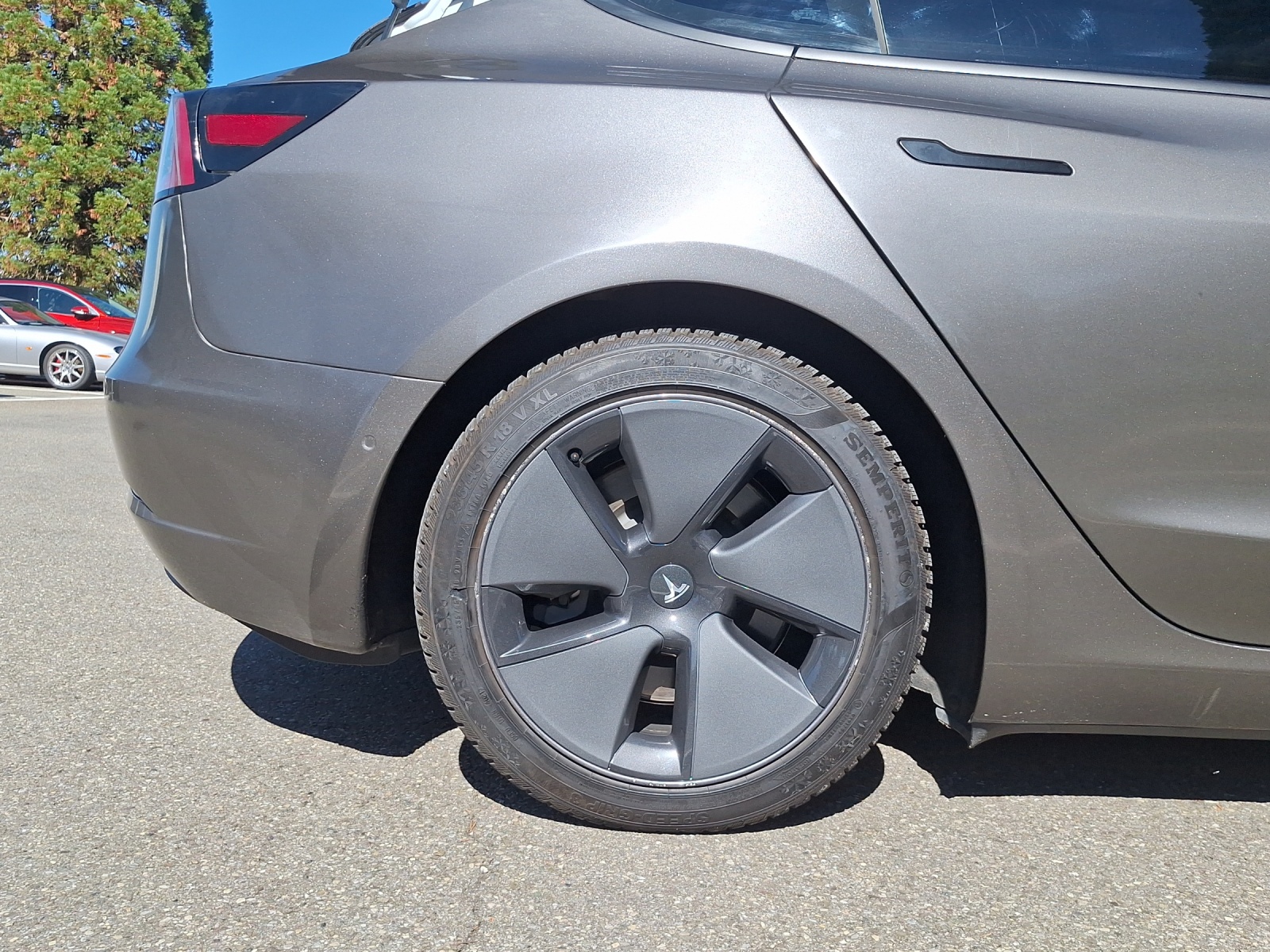 TESLA Model 3 Long Range Dual Motor AWD-image-13