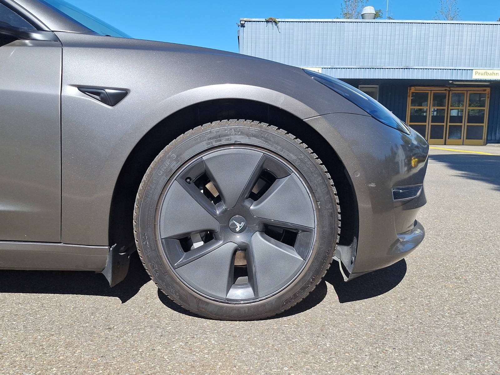 TESLA Model 3 Long Range Dual Motor AWD-image-14