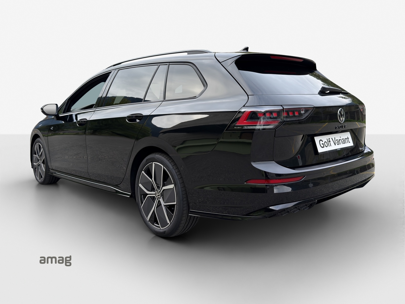 VW Golf Variant 2.0 TSI R-Line DSG 4 Motion-image-2
