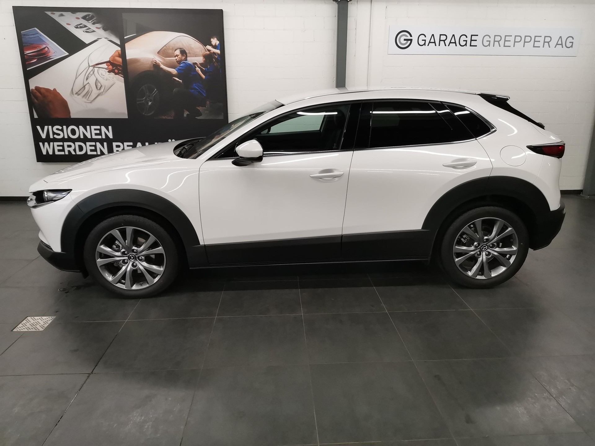 MAZDA CX-30 2.0 186 Revolution AWD-image-2