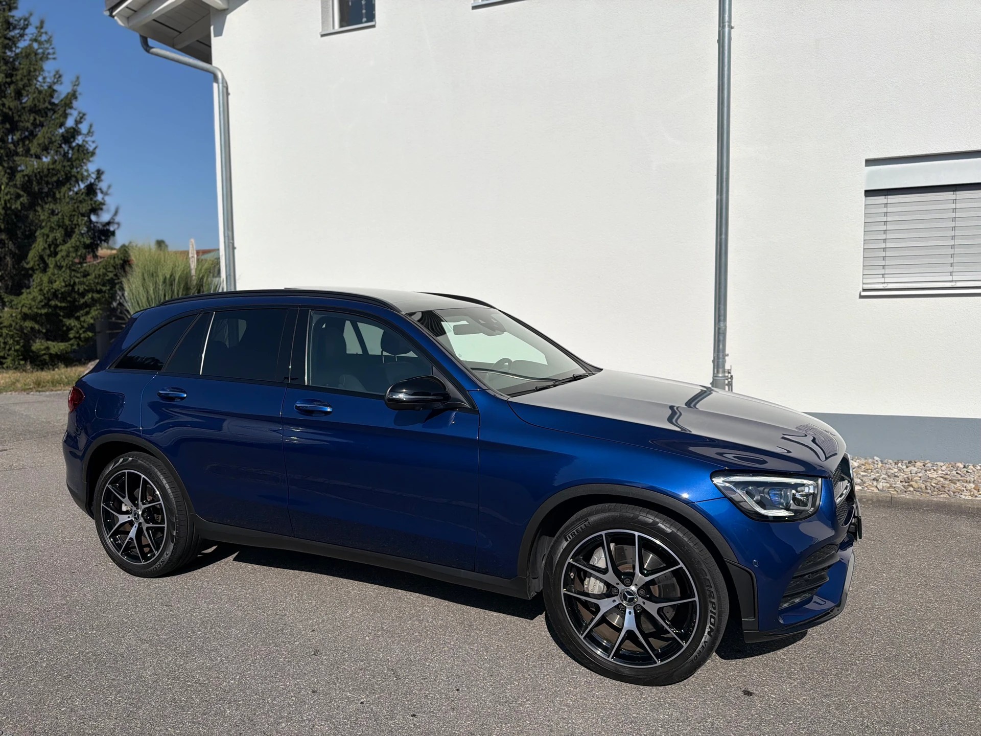 MERCEDES-BENZ GLC 300 d AMG Line 4Matic 9G-Tronic-image-3