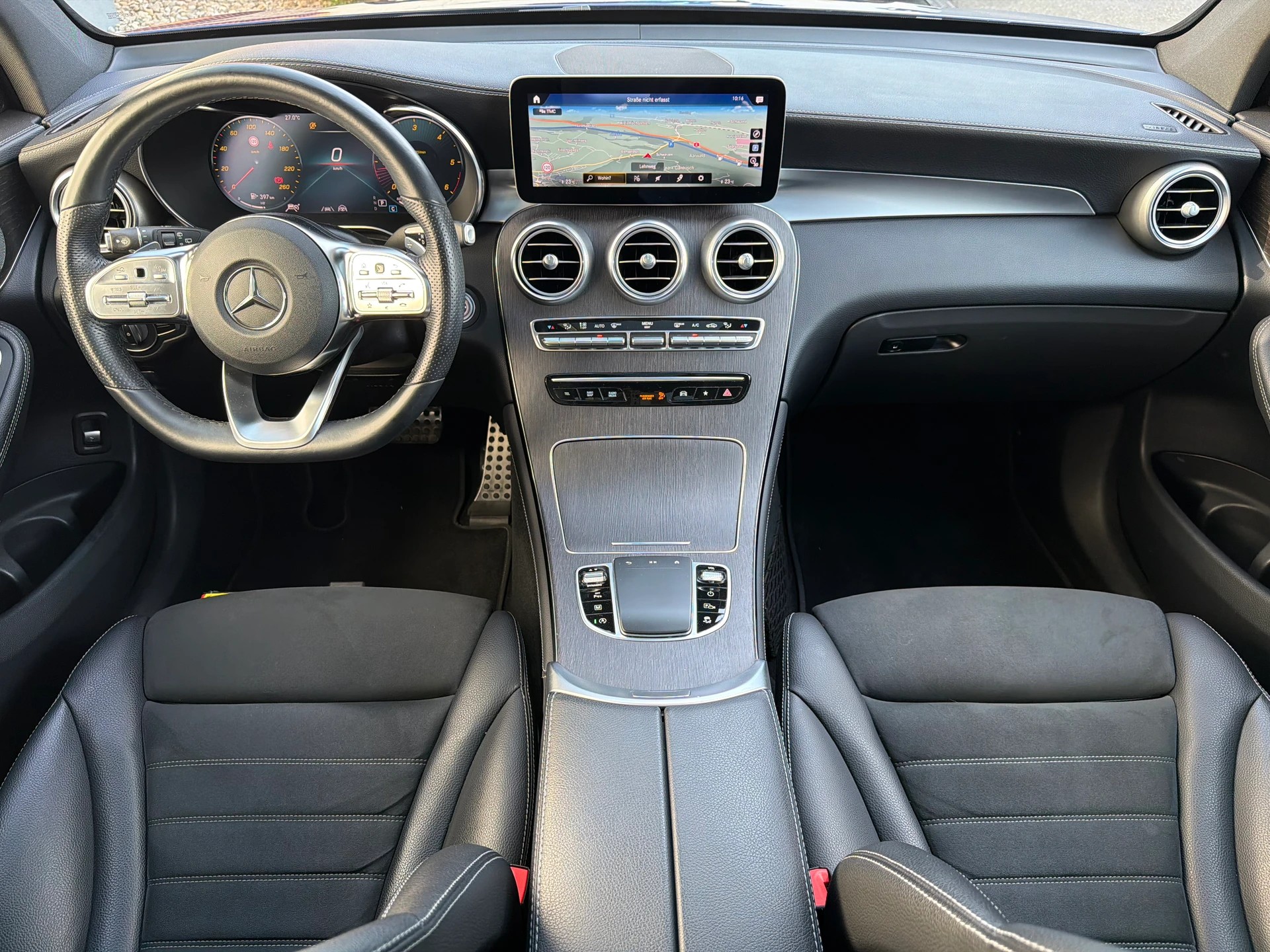 MERCEDES-BENZ GLC 300 d AMG Line 4Matic 9G-Tronic-image-18