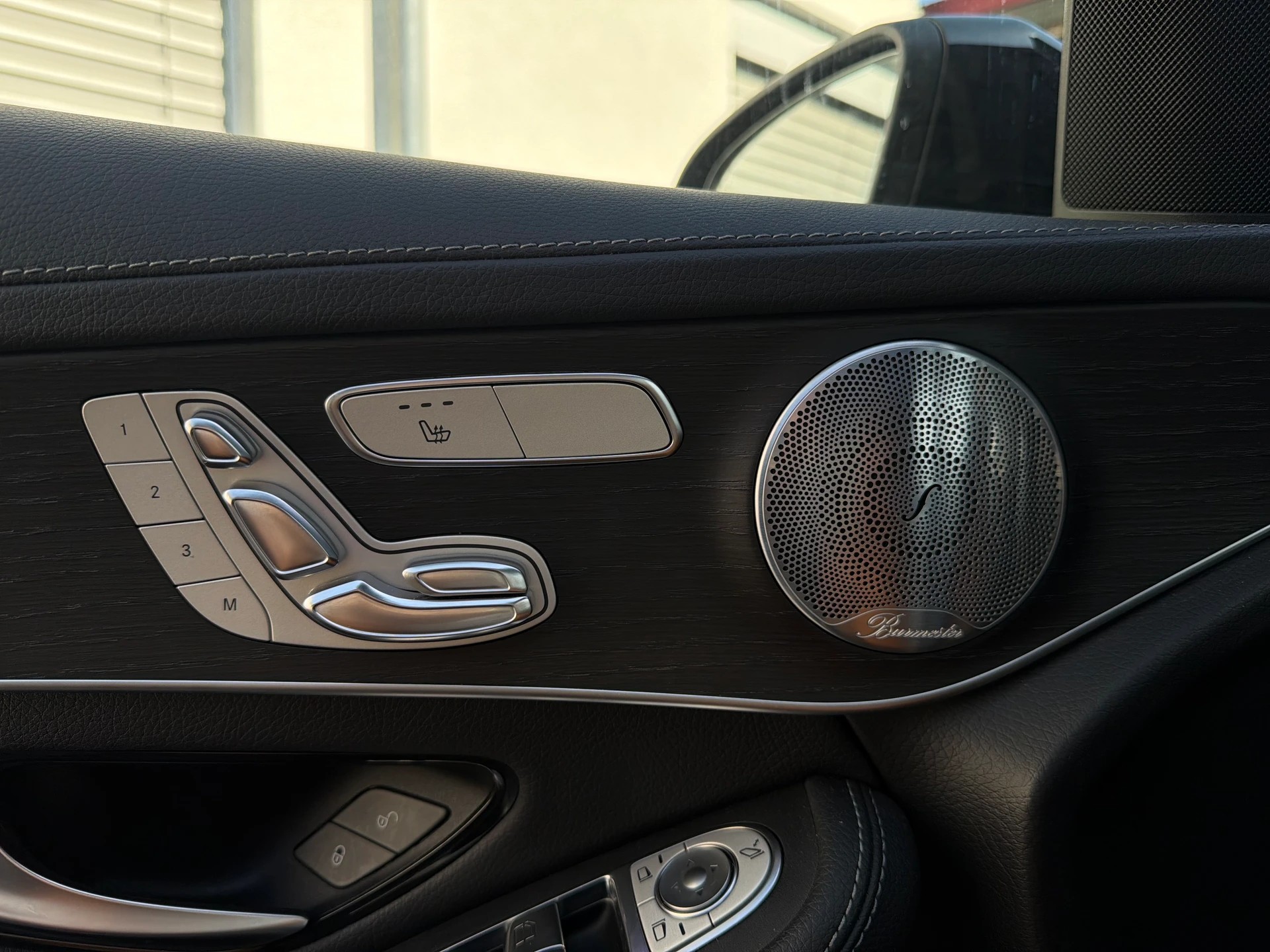 MERCEDES-BENZ GLC 300 d AMG Line 4Matic 9G-Tronic-image-29