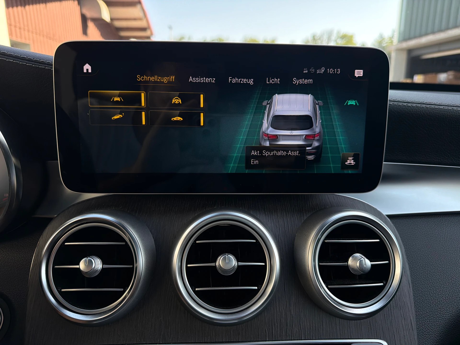 MERCEDES-BENZ GLC 300 d AMG Line 4Matic 9G-Tronic-image-24