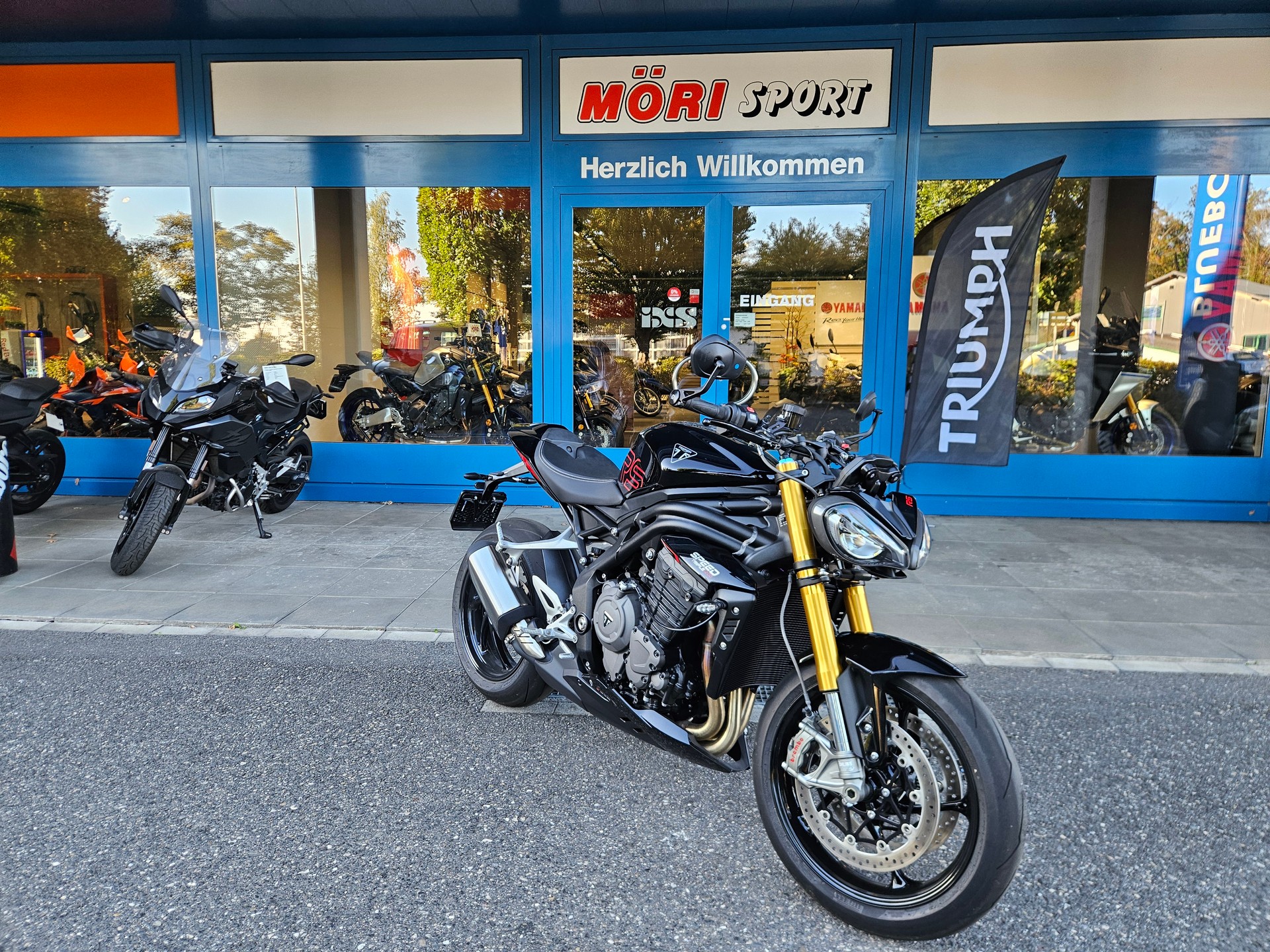 TRIUMPH Speed Triple RS-showroom-element-1