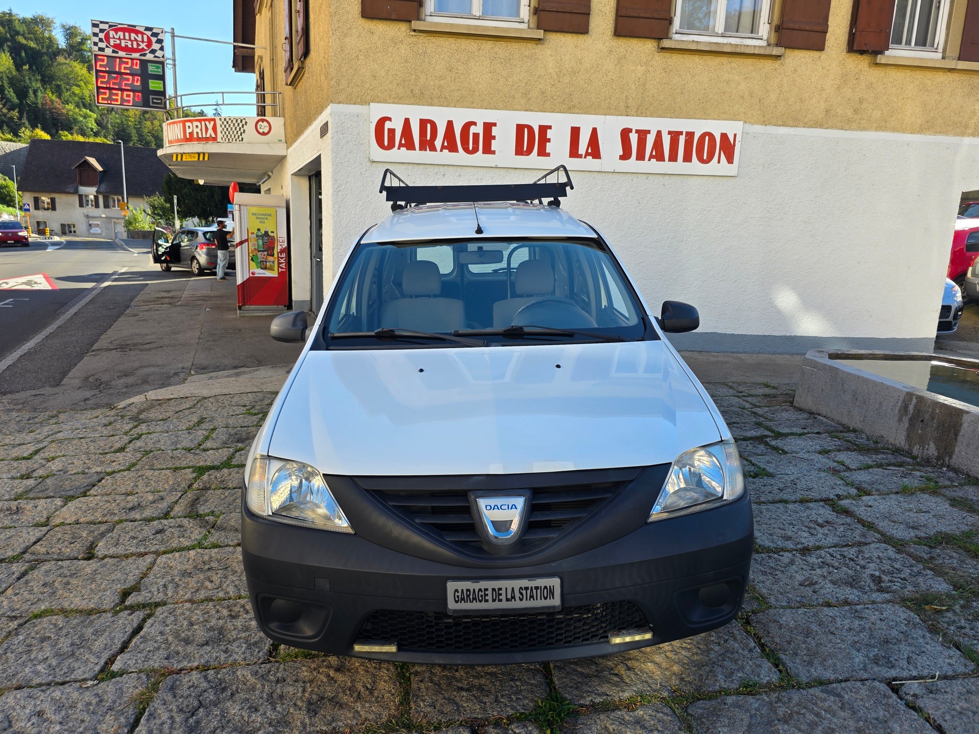 DACIA Logan 1.6 Van-image-1