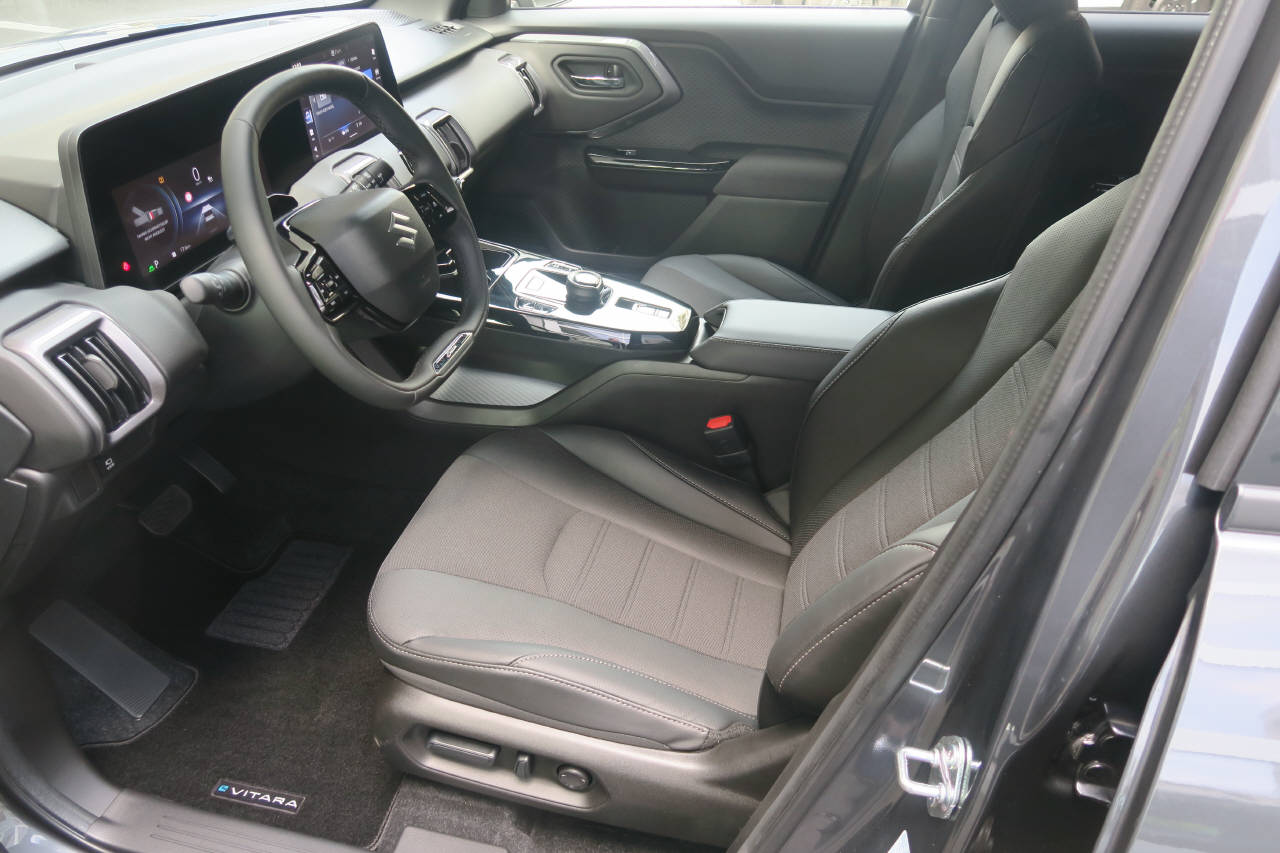 SUZUKI e Vitara Piz Sulai Top 4x4-image-3
