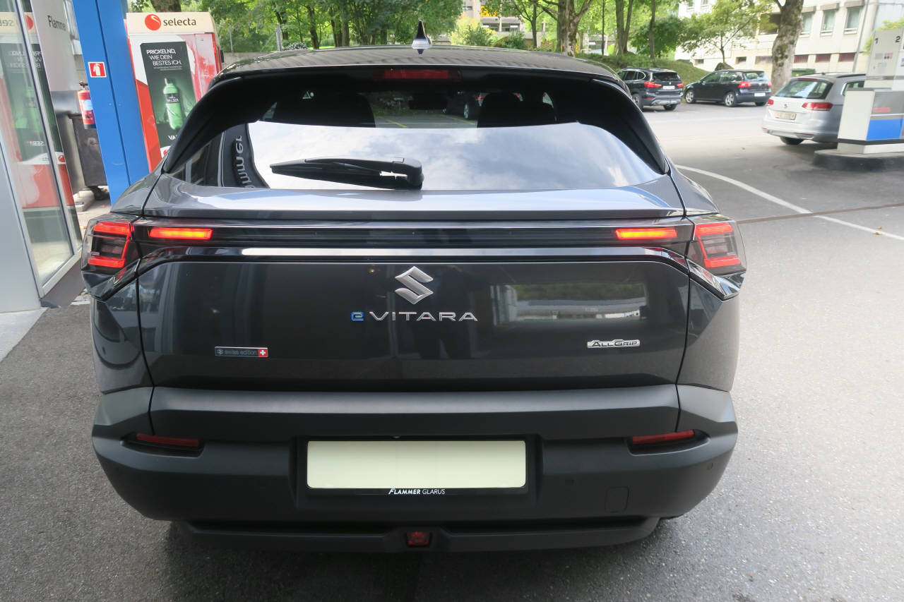 SUZUKI e Vitara Piz Sulai Top 4x4-image-2