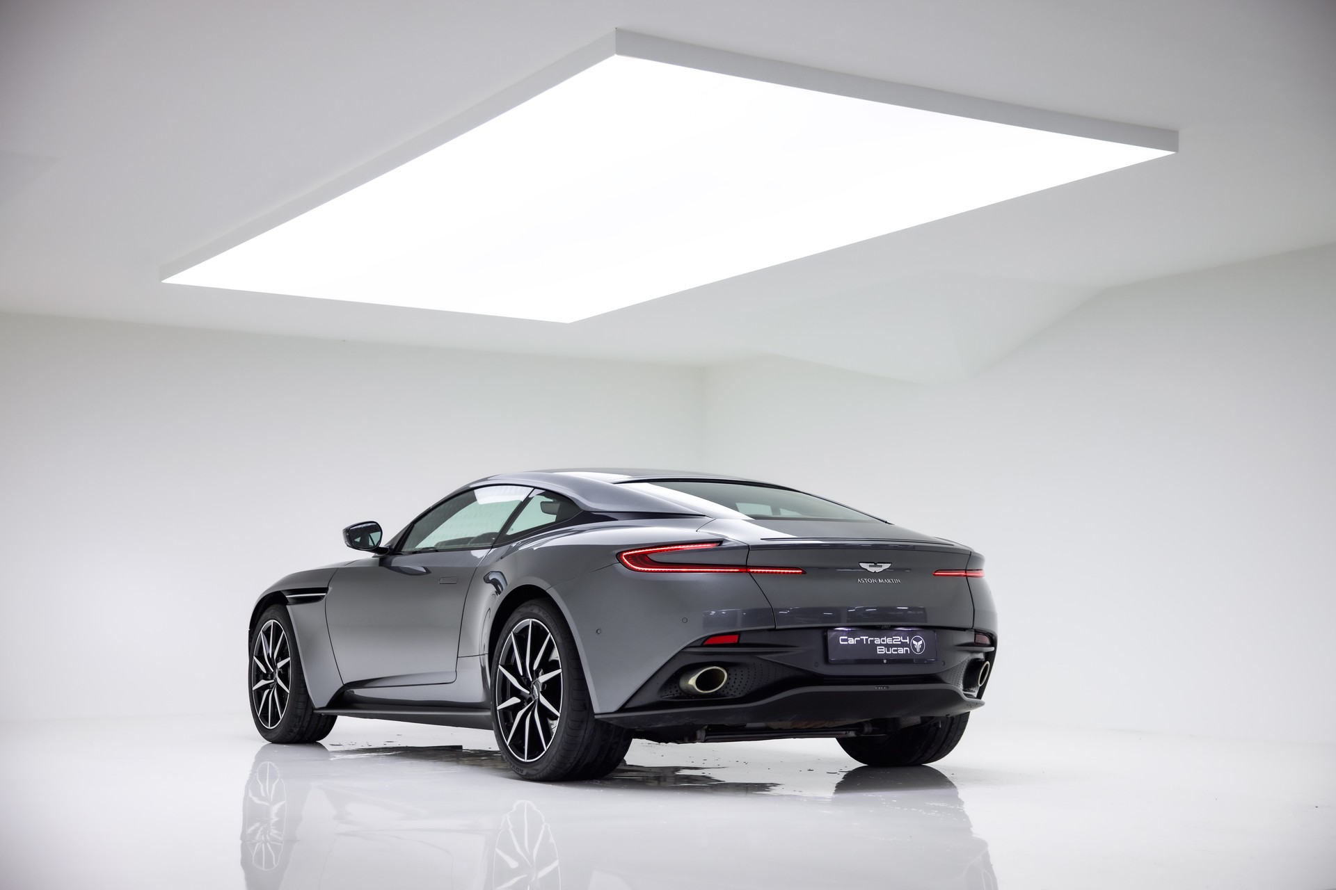 ASTON MARTIN DB11 V8 Touchtronic 3-image-5