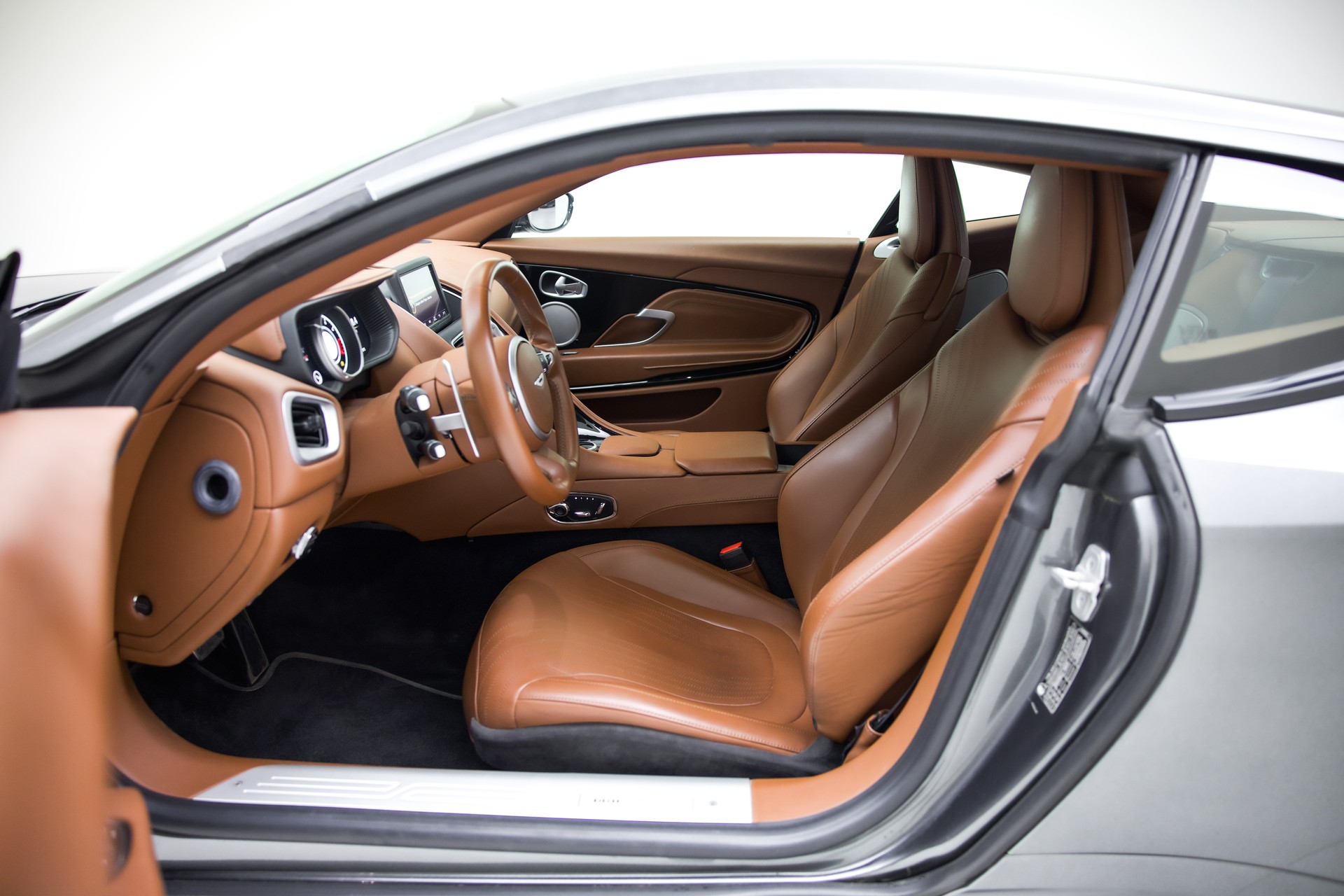 ASTON MARTIN DB11 V8 Touchtronic 3-image-7