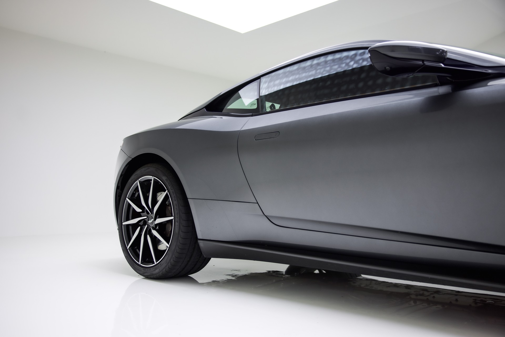 ASTON MARTIN DB11 V8 Touchtronic 3-image-14