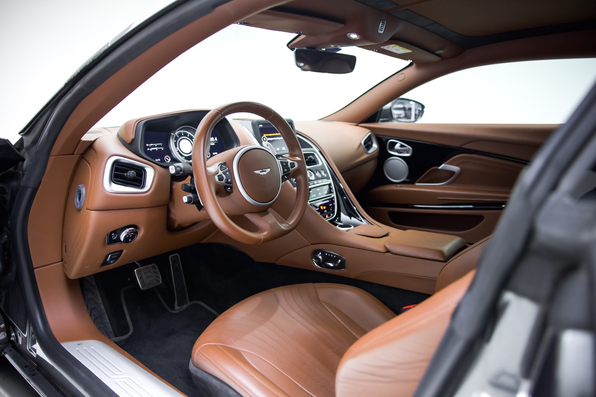 ASTON MARTIN DB11 V8 Touchtronic 3-image-8