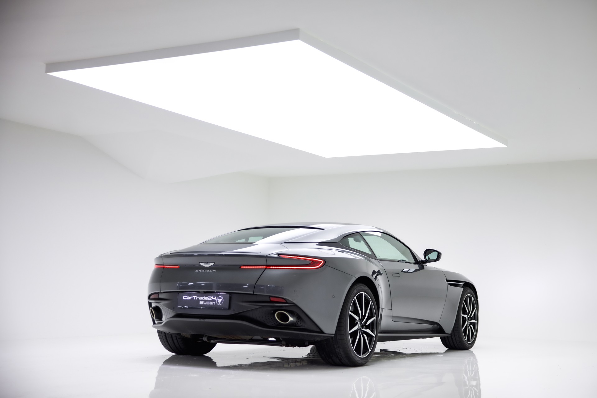 ASTON MARTIN DB11 V8 Touchtronic 3-image-3