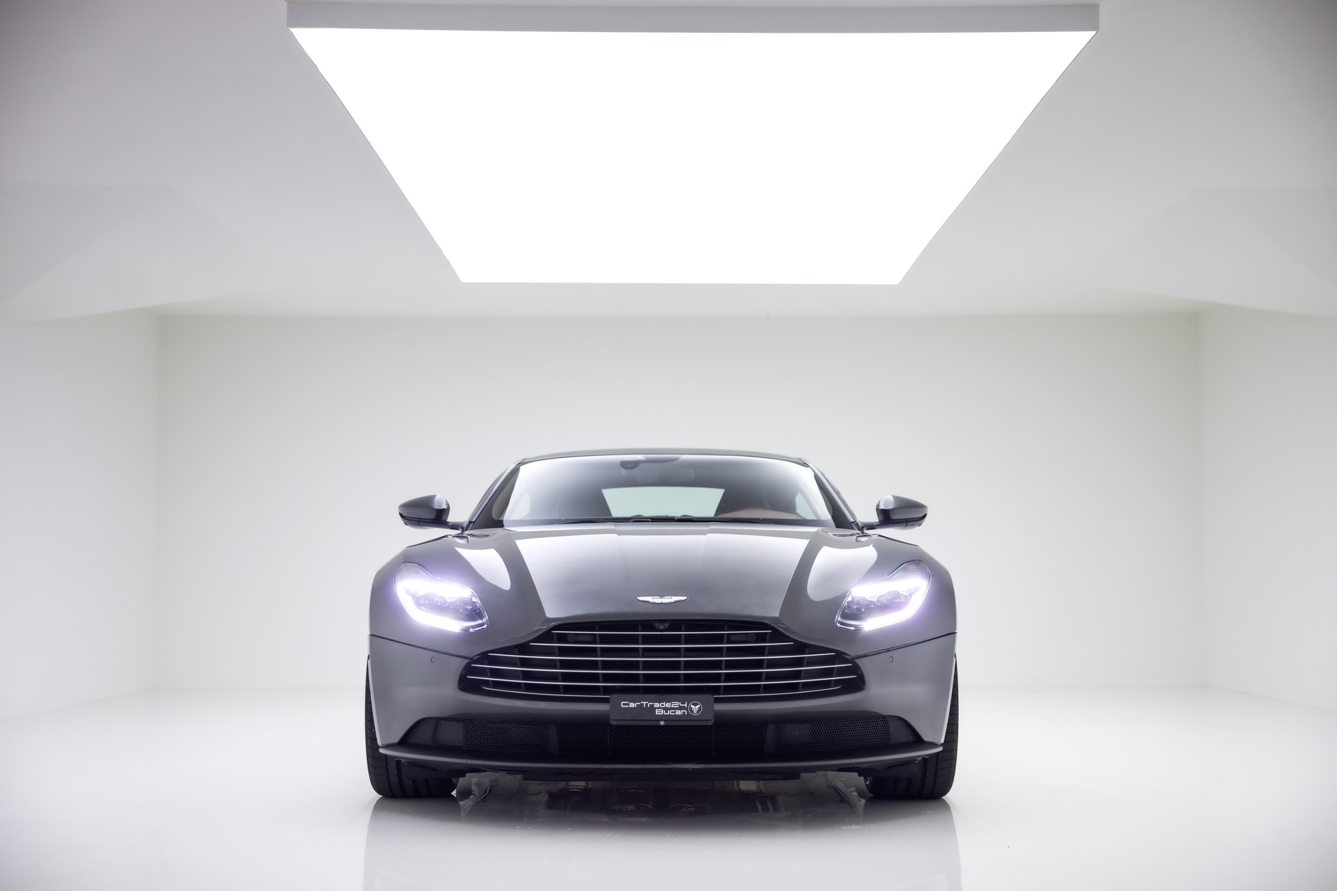 ASTON MARTIN DB11 V8 Touchtronic 3-image-1