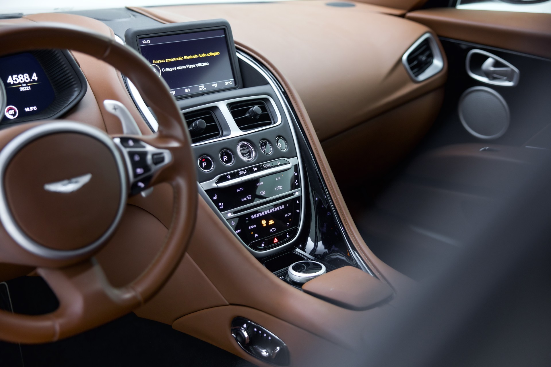 ASTON MARTIN DB11 V8 Touchtronic 3-image-9