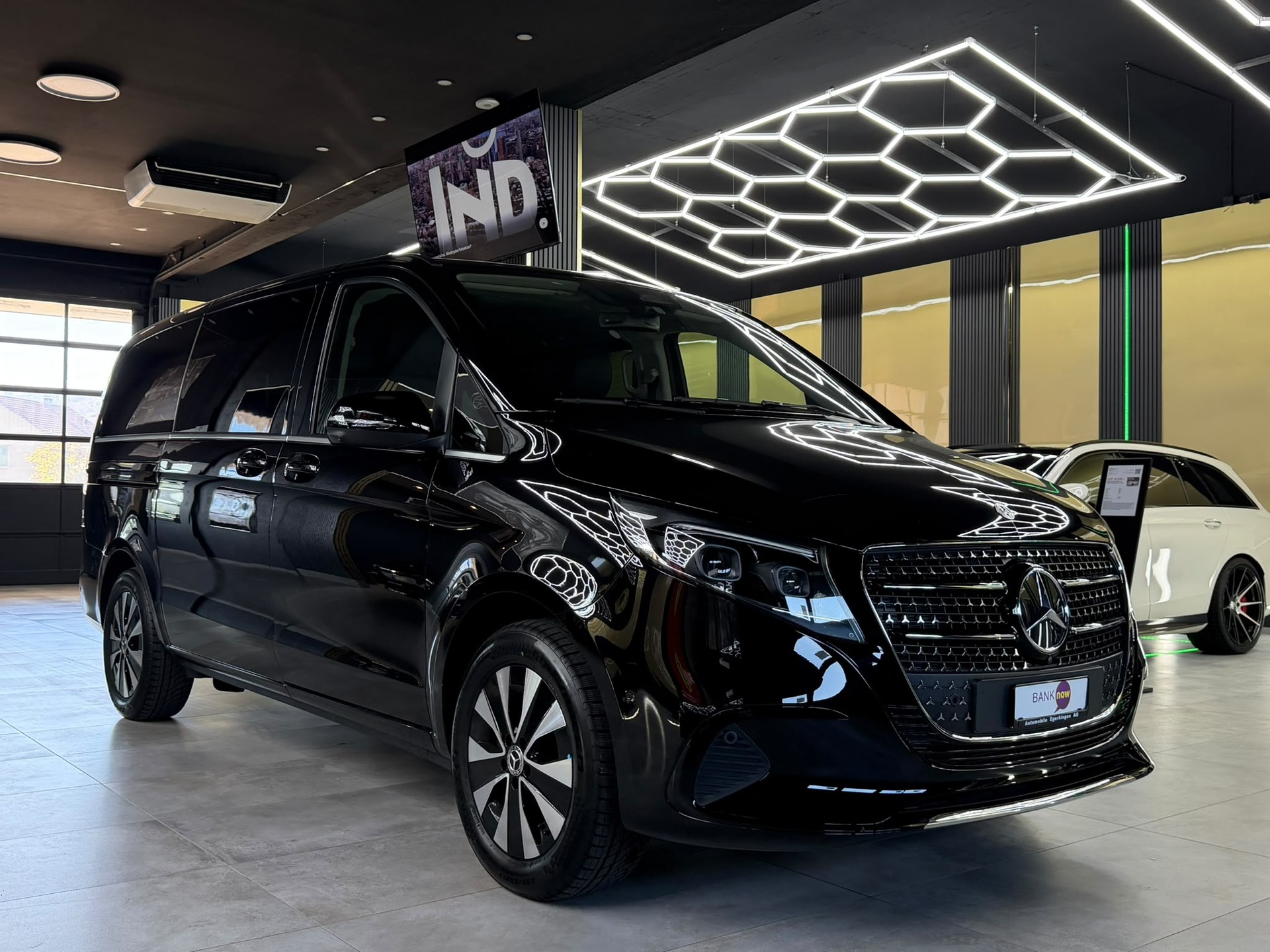 MERCEDES-BENZ V 250 d lang Avantgarde 4Matic G-Tronic-showroom-element-2