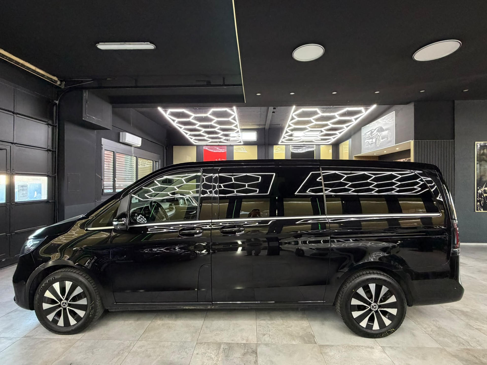 MERCEDES-BENZ V 250 d lang Avantgarde 4Matic G-Tronic-image-7