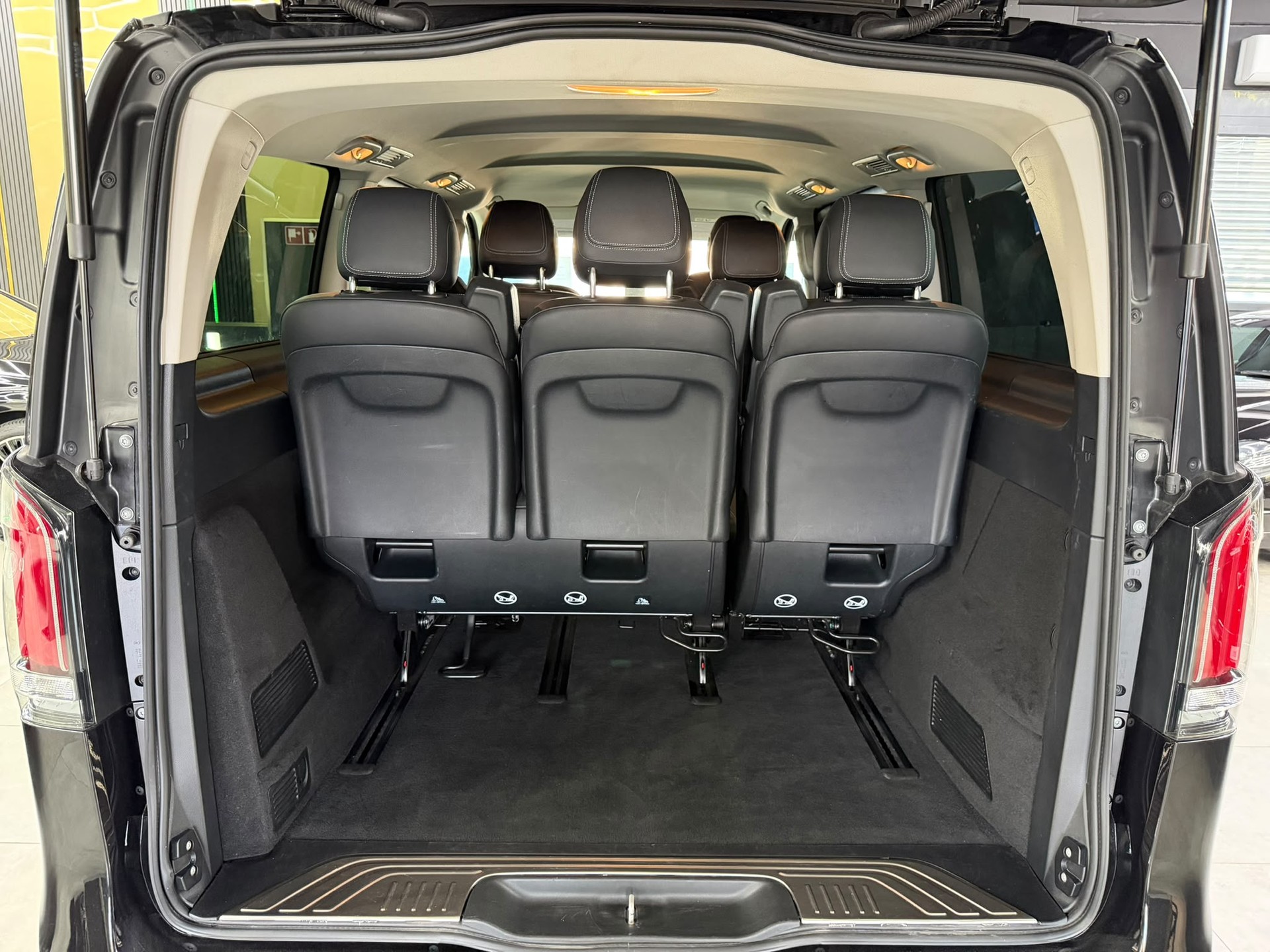 MERCEDES-BENZ V 250 d lang Avantgarde 4Matic G-Tronic-image-16