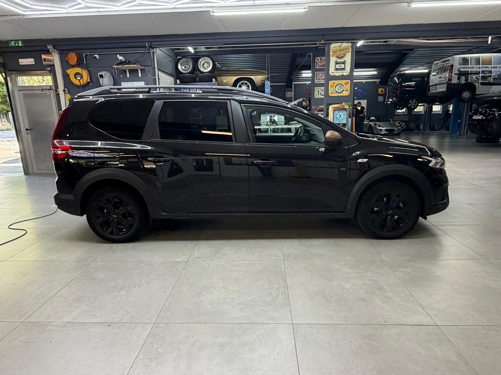DACIA Jogger HEV 140 Expression-image-3
