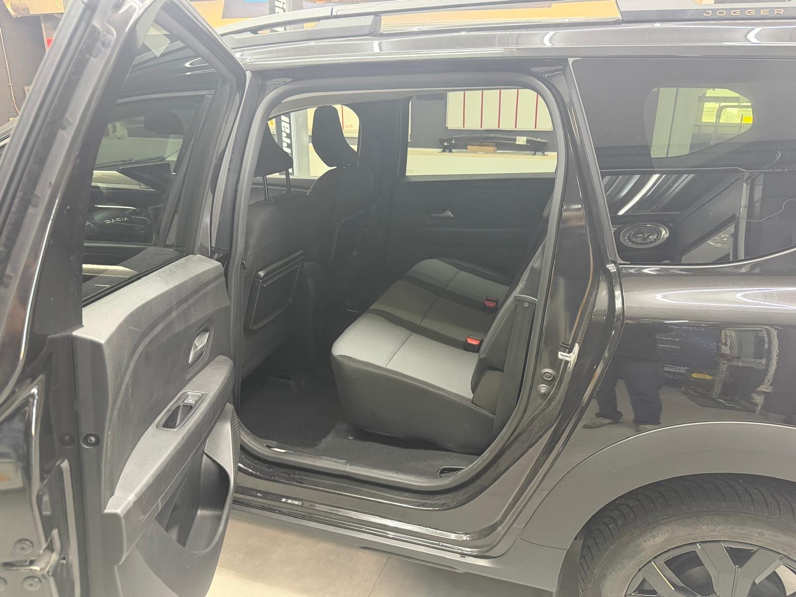 DACIA Jogger HEV 140 Expression-image-9
