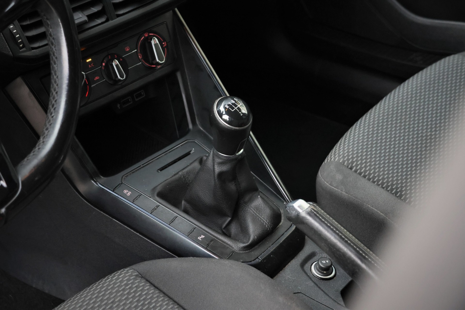 VW Polo 1.0 BMT Trendline(CH)-image-9