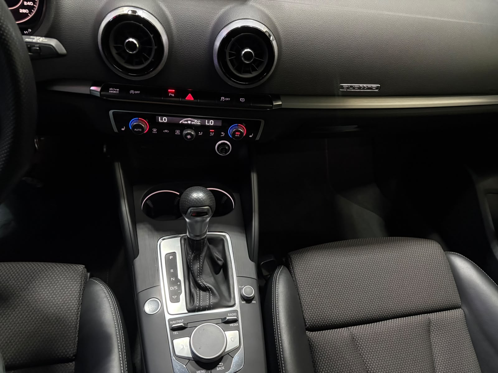 AUDI A3 Sportback 40 TFSI Sport quattro S-tronic-image-23